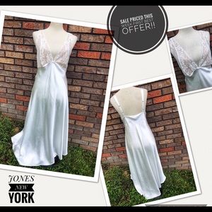 Jones New York Large Satin lace  ivory nightgown